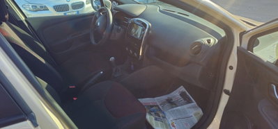 Renault Clio 1.2 75 CV 5 porte Duel (7)