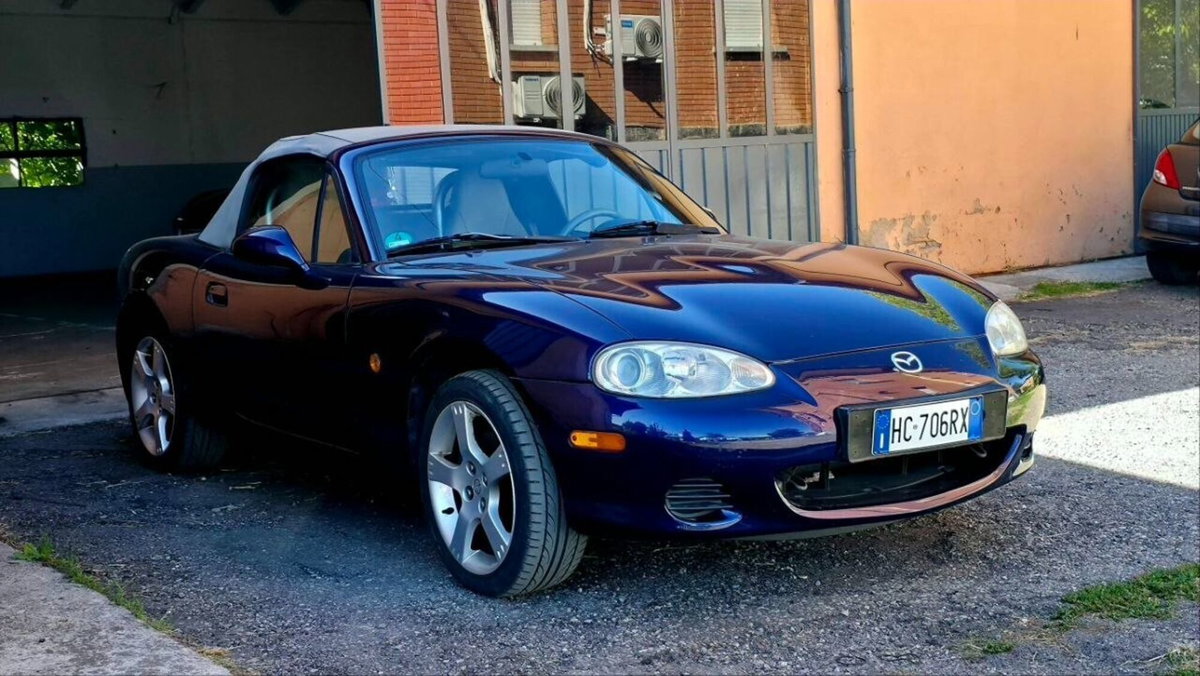 Mazda MX-5 1.6i 16V cat The Bridge