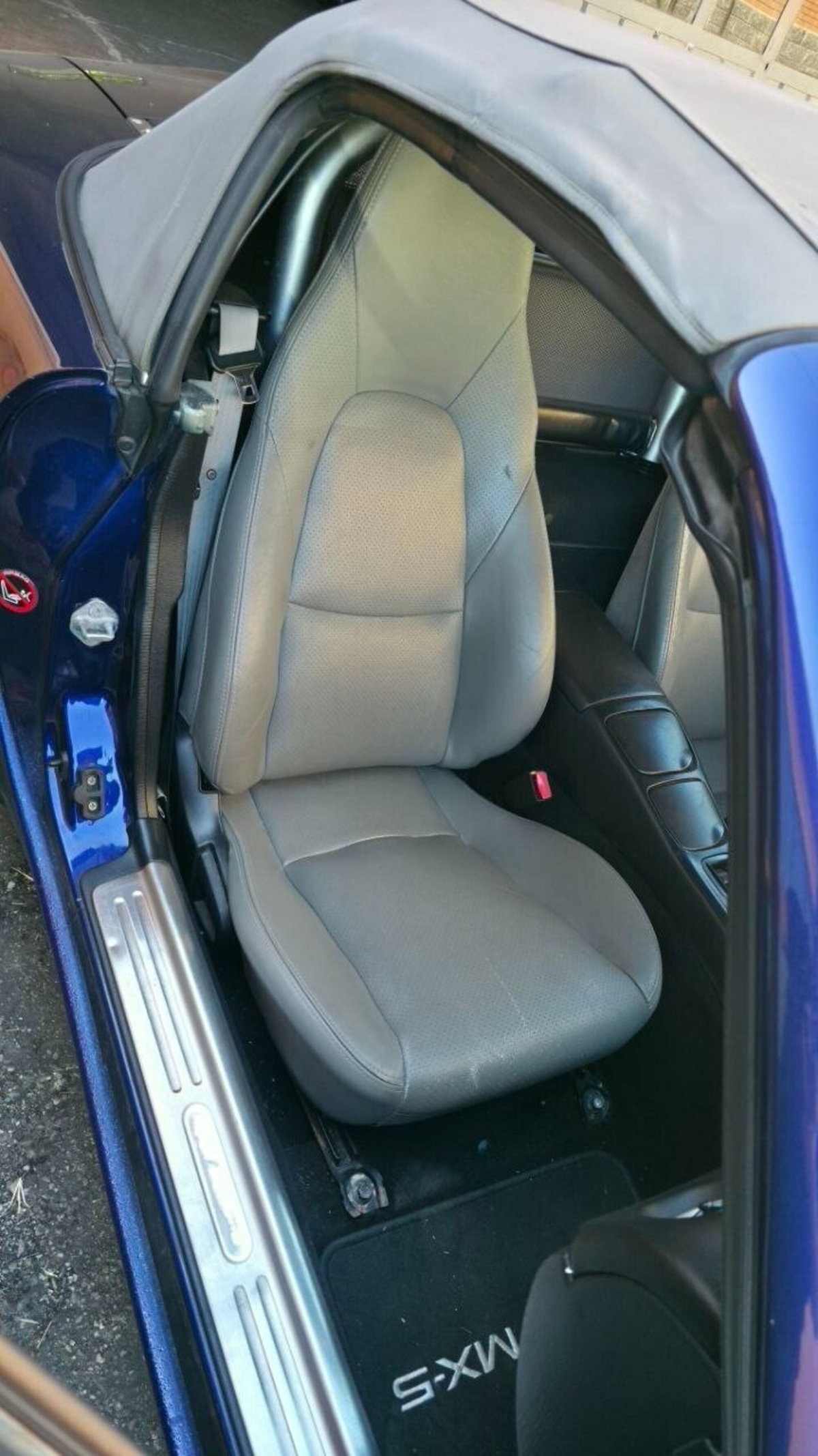 Mazda MX-5 1.6i 16V cat The Bridge (10)