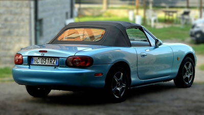 Mazda MX-5 1.6i 16V cat Rainbow (13)