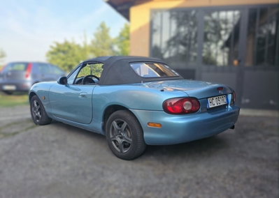 Mazda MX-5 1.6i 16V cat Rainbow (15)