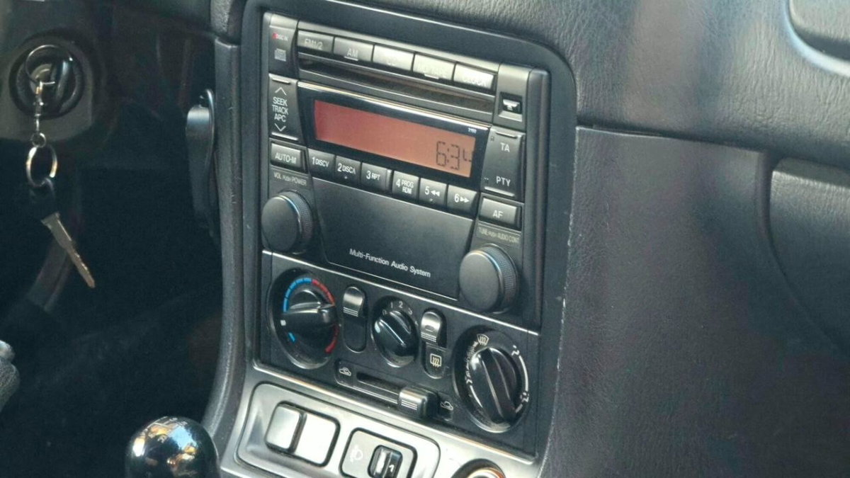 Mazda MX-5 1.6i 16V cat Rainbow (8)