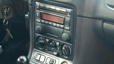 Mazda MX-5 1.6i 16V cat Rainbow (8)