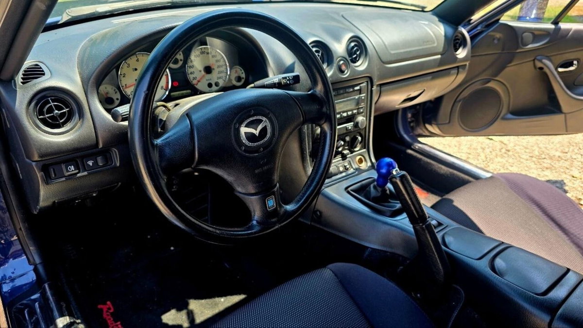 Mazda MX-5 1.6i 16V cat Twins (19)