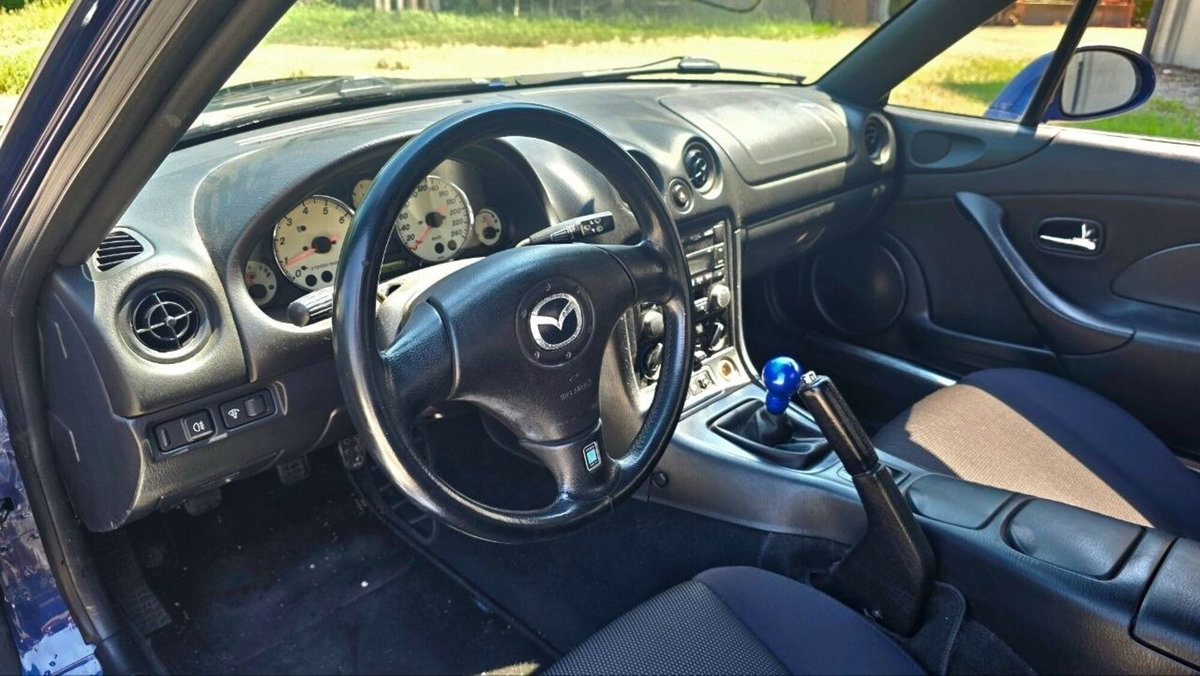 Mazda MX-5 1.6i 16V cat Twins (2)