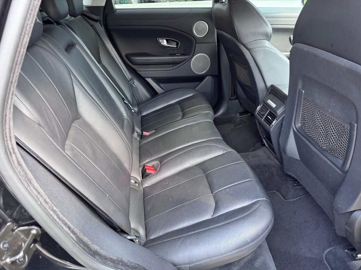 Land Rover Range Rover Evoque 2.0 eD4 5p. Pure (12)