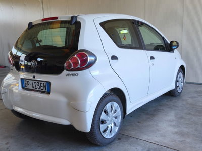 Toyota Aygo 1.0 12V VVT-i 5 porte Lounge Connect (11)