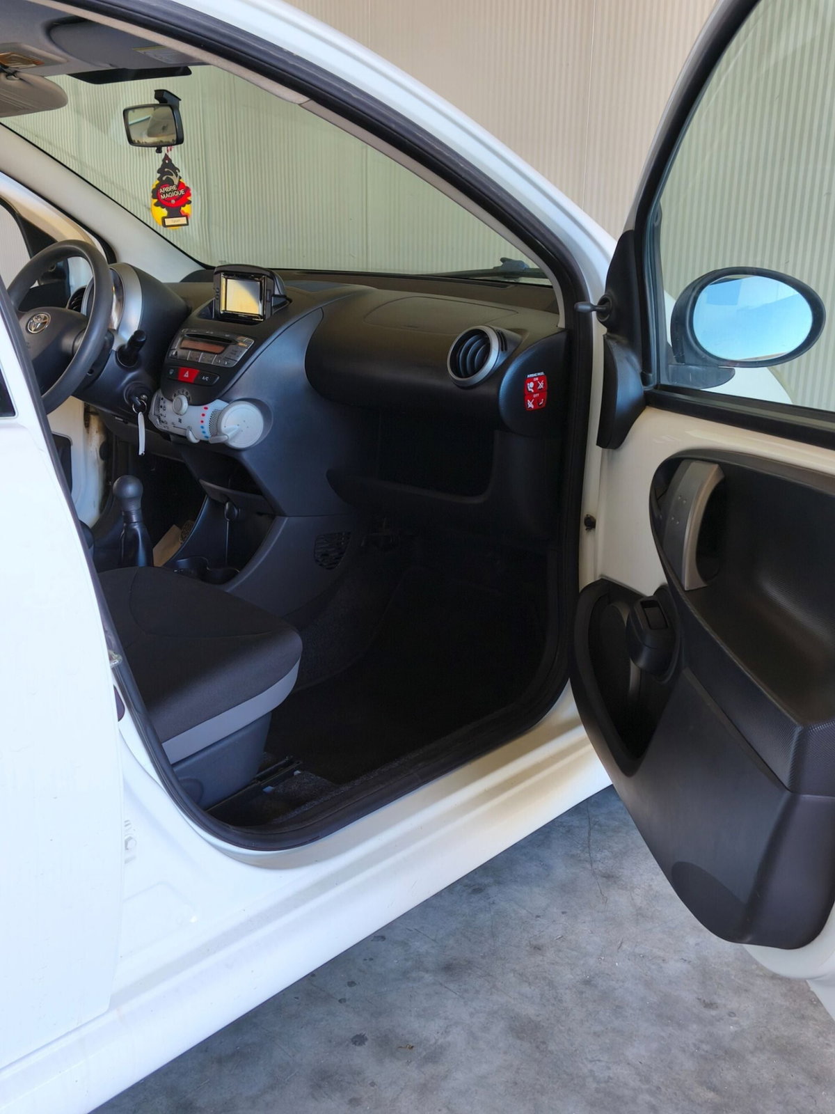 Toyota Aygo 1.0 12V VVT-i 5 porte Lounge Connect (17)
