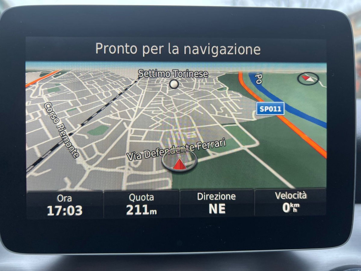Mercedes-Benz CLA 200 d Premium (11)