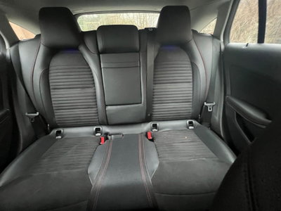 Mercedes-Benz CLA 200 d Premium (13)