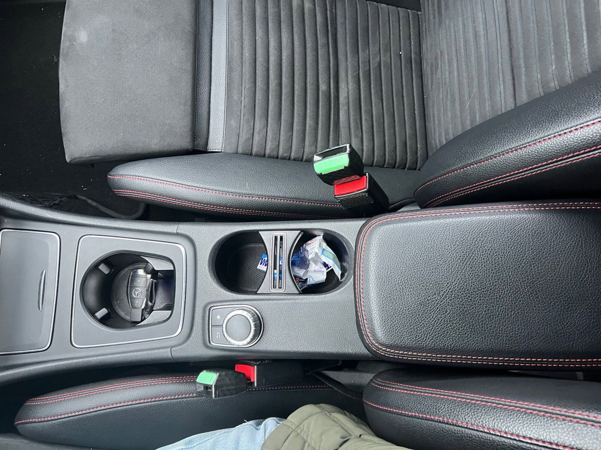 Mercedes-Benz CLA 200 d Premium (15)
