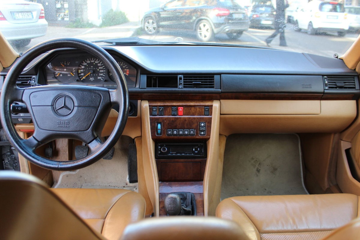 Mercedes-Benz 300 Cabrio 300 CE-24 cat Cabriolet (17)