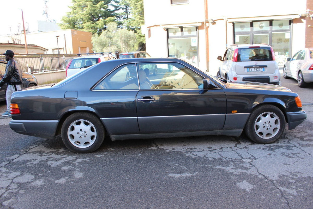 Mercedes-Benz 300 Cabrio 300 CE-24 cat Cabriolet (4)