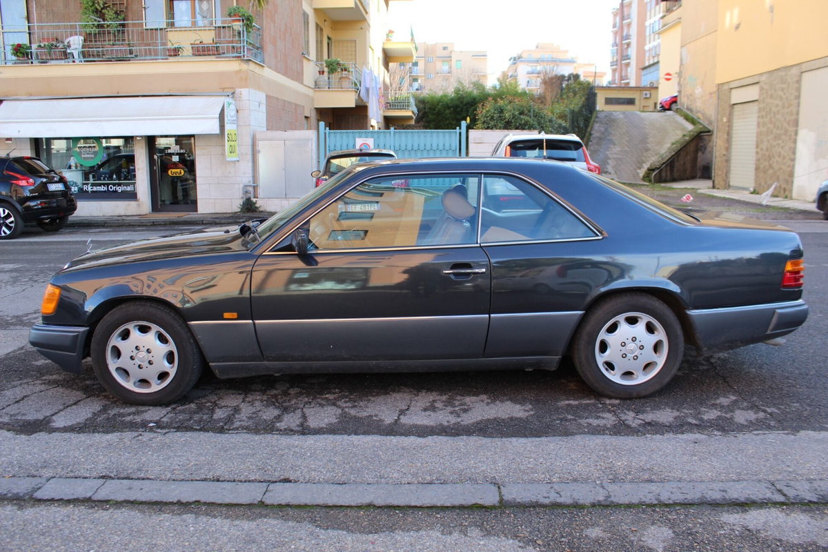 Mercedes-Benz 300 Cabrio 300 CE-24 cat Cabriolet (8)