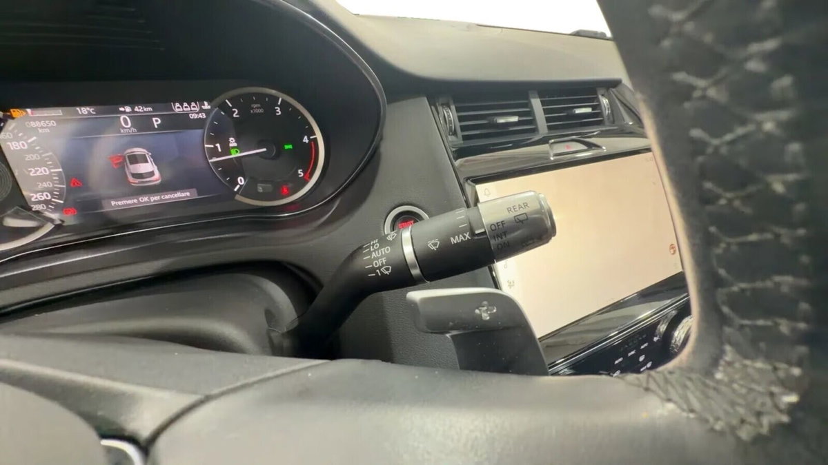 Jaguar E-Pace 2.0D I4 163 CV AWD Auto (12)