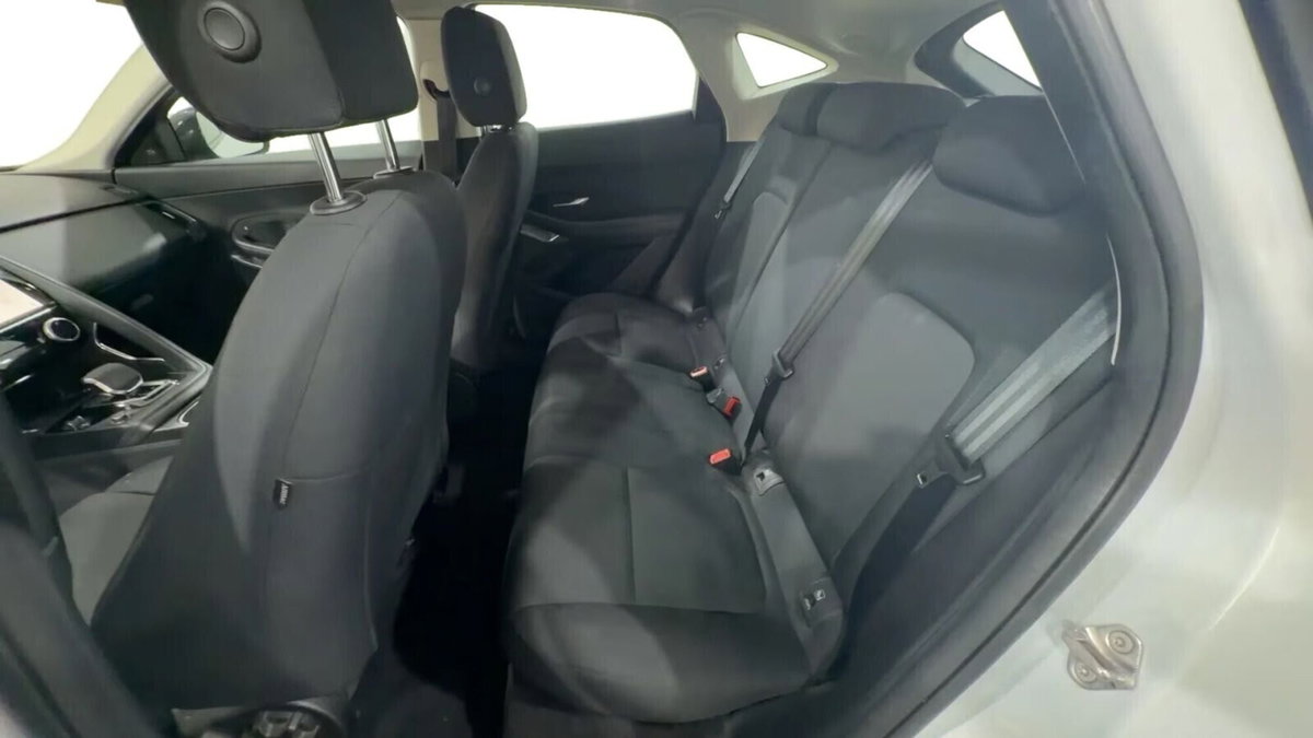 Jaguar E-Pace 2.0D I4 163 CV AWD Auto (6)
