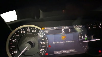 Jaguar E-Pace 2.0D I4 163 CV AWD Auto (8)