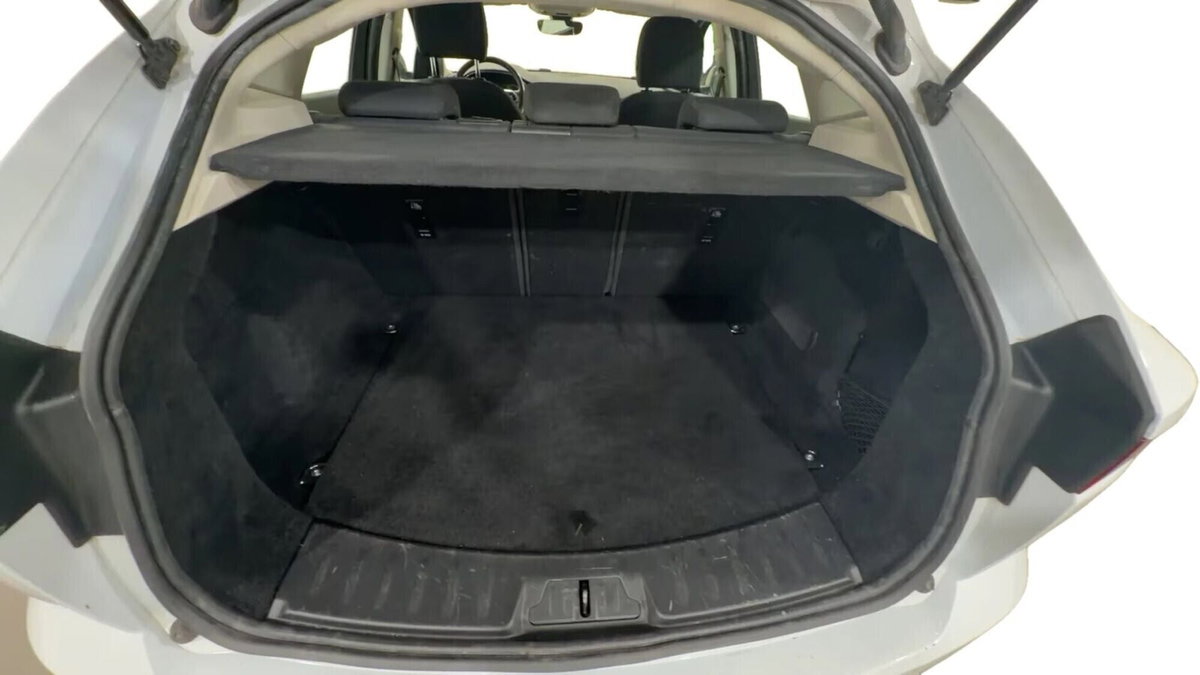Jaguar E-Pace 2.0D I4 163 CV AWD Auto (9)