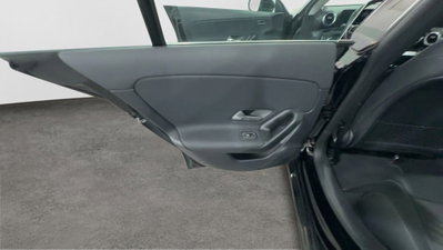 Mercedes-Benz CLA Shooting Brake 180 d Advanced auto (14)