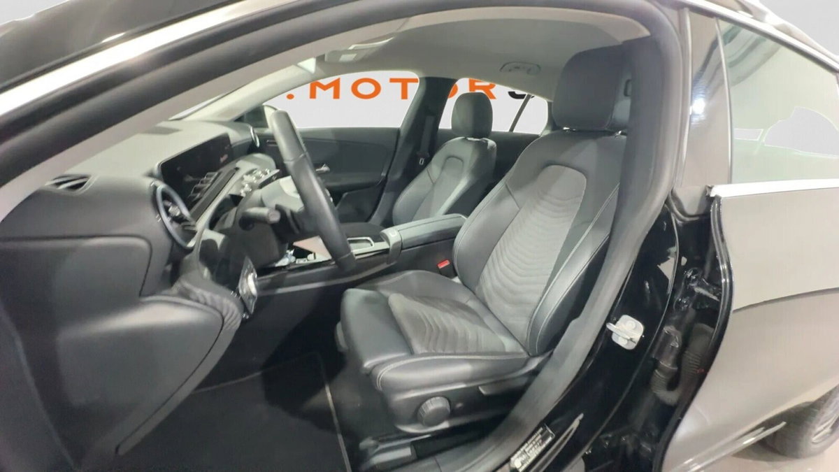 Mercedes-Benz CLA Shooting Brake 180 d Advanced auto (16)