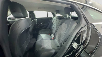 Mercedes-Benz CLA Shooting Brake 180 d Advanced auto (17)