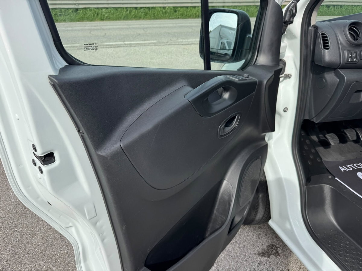 Renault Trafic Furgone T29 2.0 dCi 120CV PL-TN-DC Furgone Ice Plus (10)