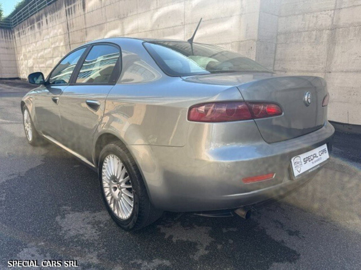 Alfa Romeo 159 1.9 JTDm 16V Distinctive Q-Tronic (7)