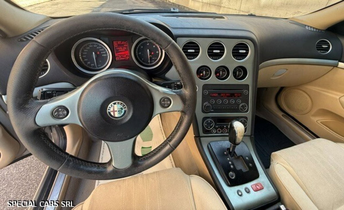 Alfa Romeo 159 1.9 JTDm 16V Distinctive Q-Tronic (9)