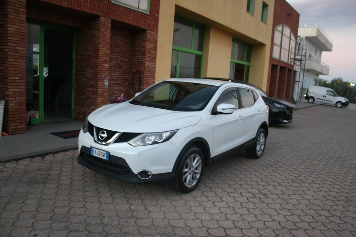 Nissan Qashqai 1.5 dCi Acenta (2)