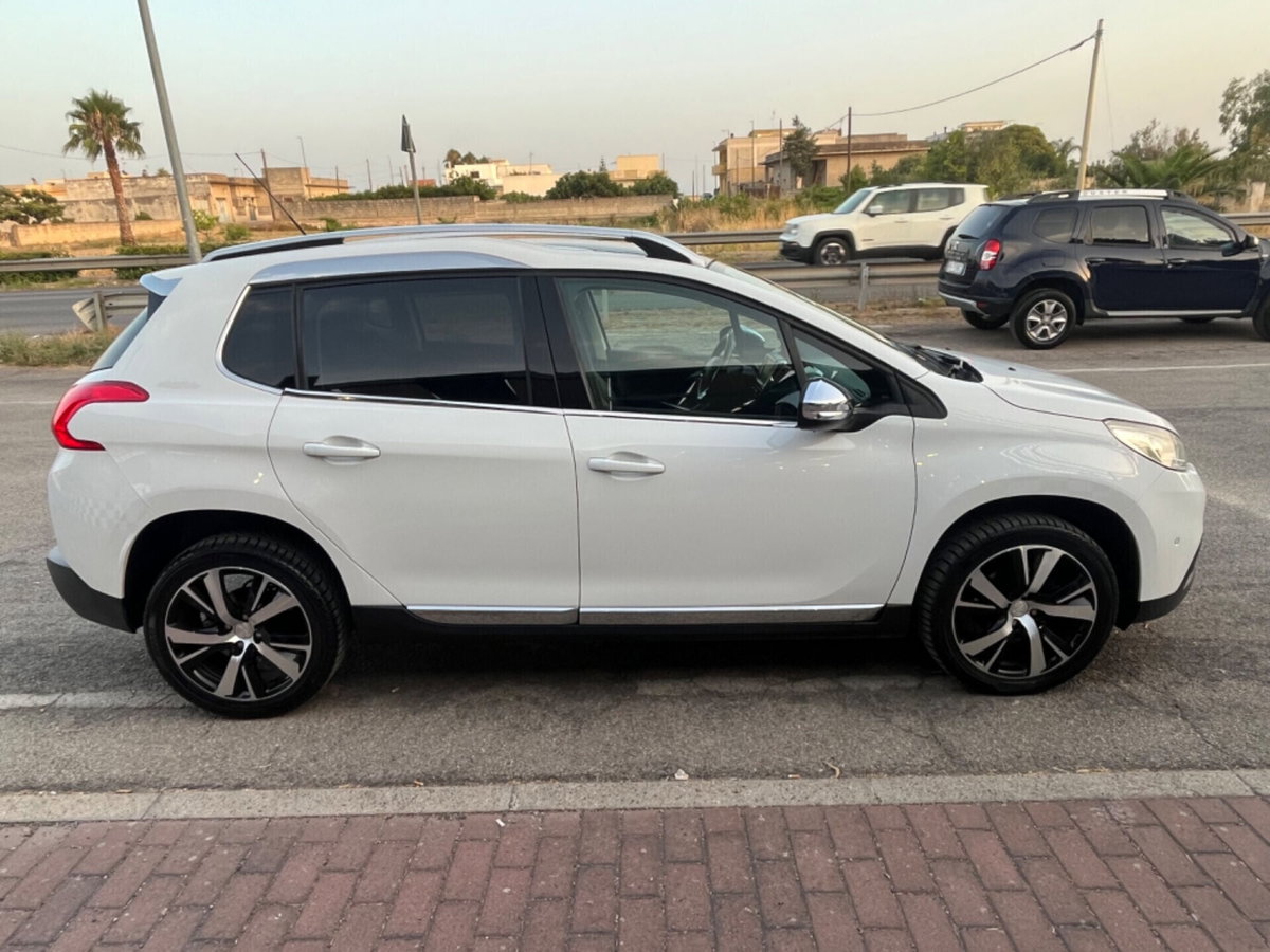 Peugeot 2008 100 Allure (4)