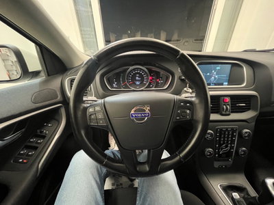 Volvo V40 D2 1.6 Momentum (10)