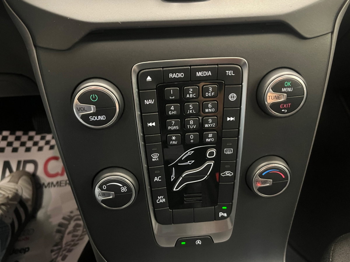 Volvo V40 D2 1.6 Momentum (14)