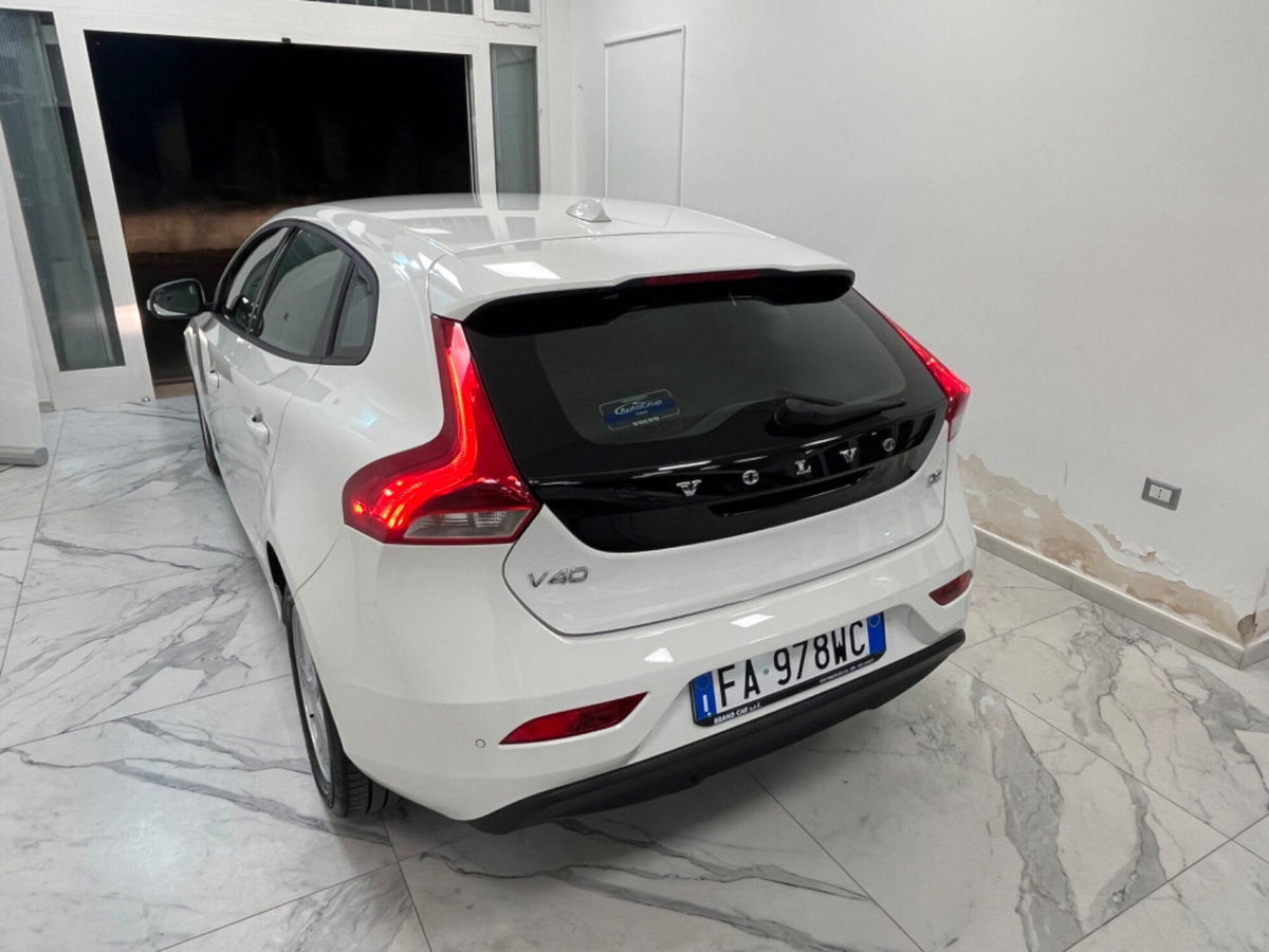 Volvo V40 D2 1.6 Momentum (18)