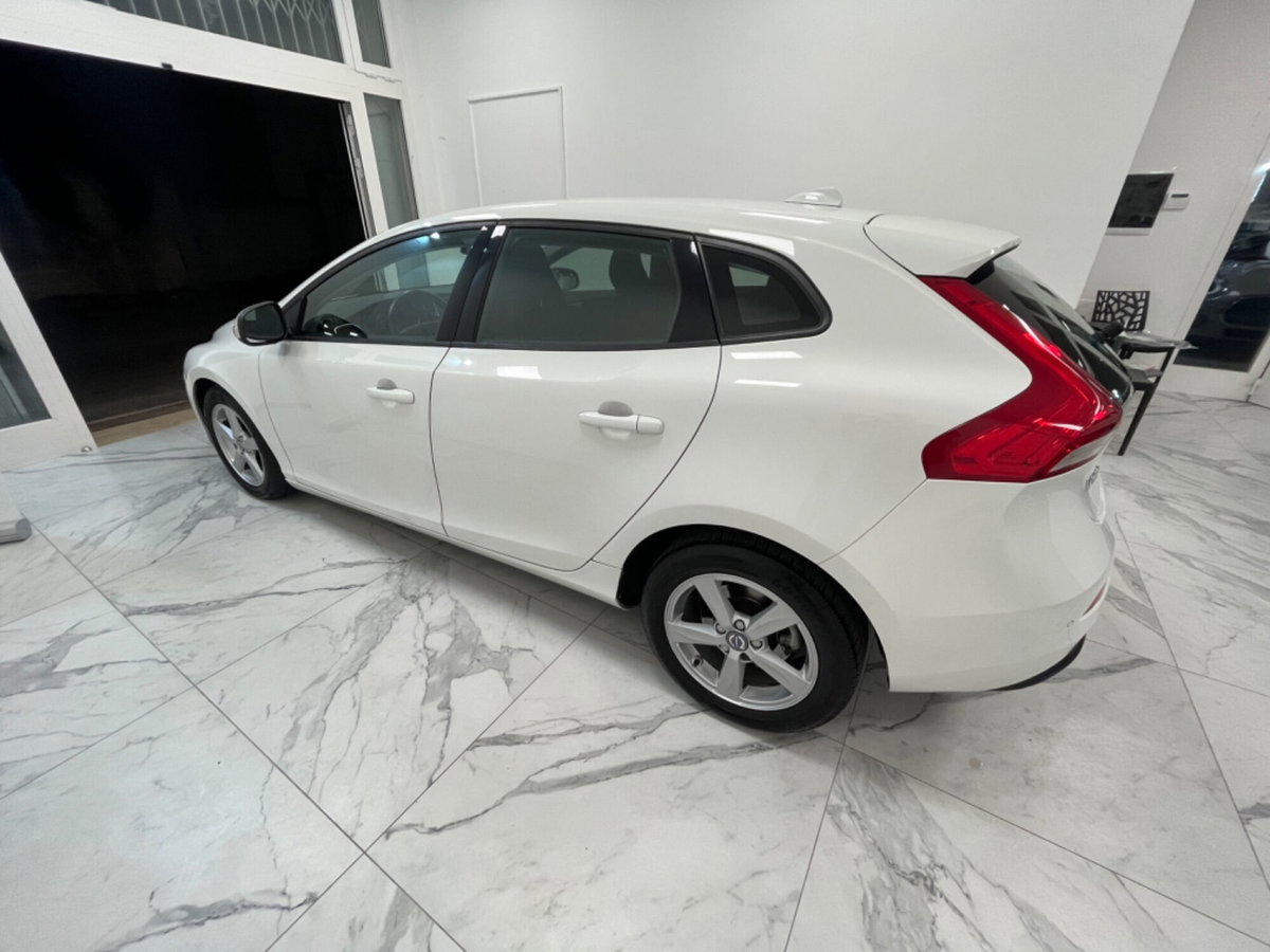 Volvo V40 D2 1.6 Momentum (7)
