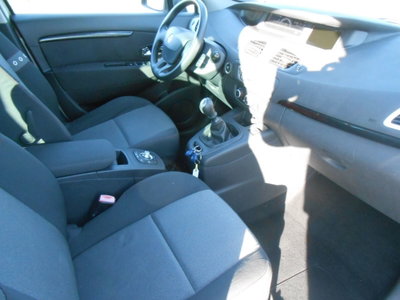 Renault Scenic E-Tech Electric XMod 1.5 dCi 110CV Wave (6)