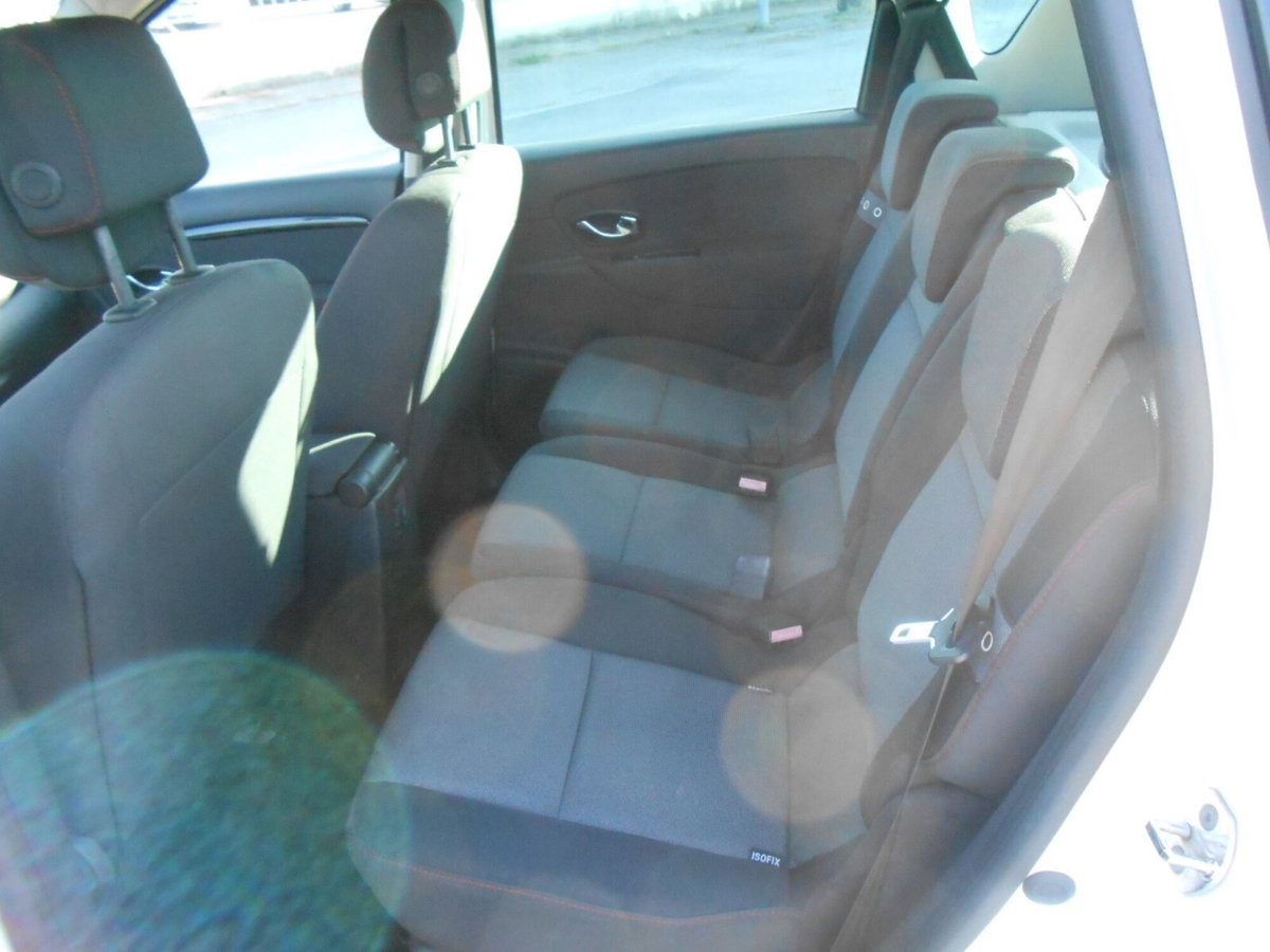 Renault Scenic E-Tech Electric XMod 1.5 dCi 110CV Wave (8)