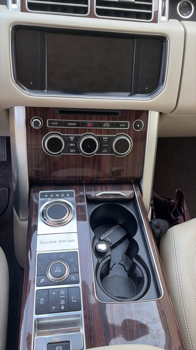 Land Rover Range Rover 4.4 SDV8 Vogue LWB (10)