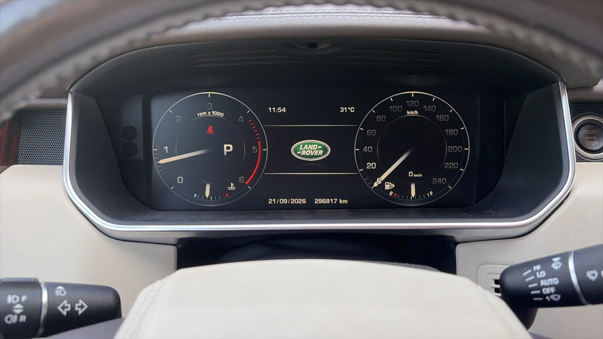 Land Rover Range Rover 4.4 SDV8 Vogue LWB (11)