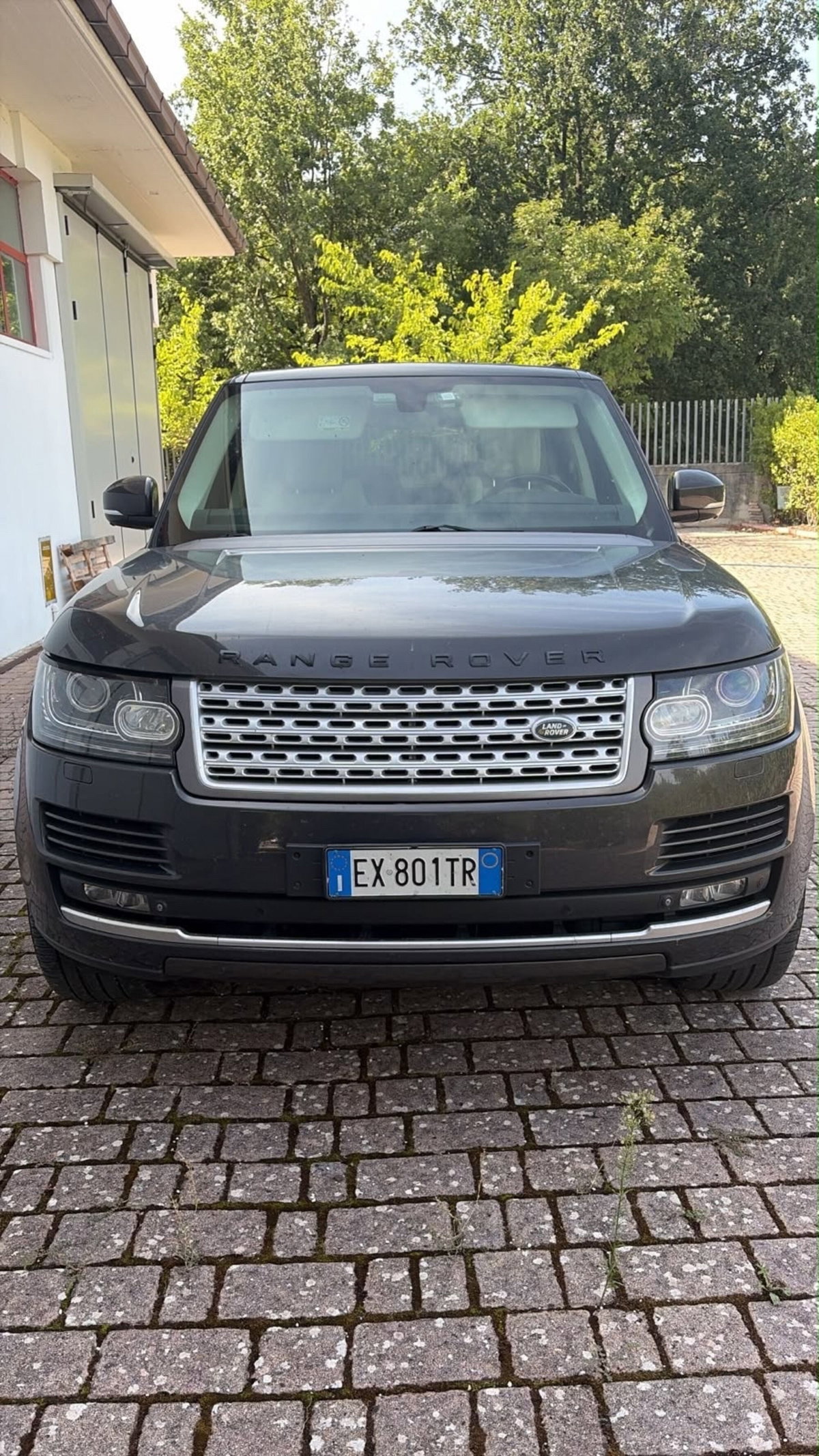 Land Rover Range Rover 4.4 SDV8 Vogue LWB (2)