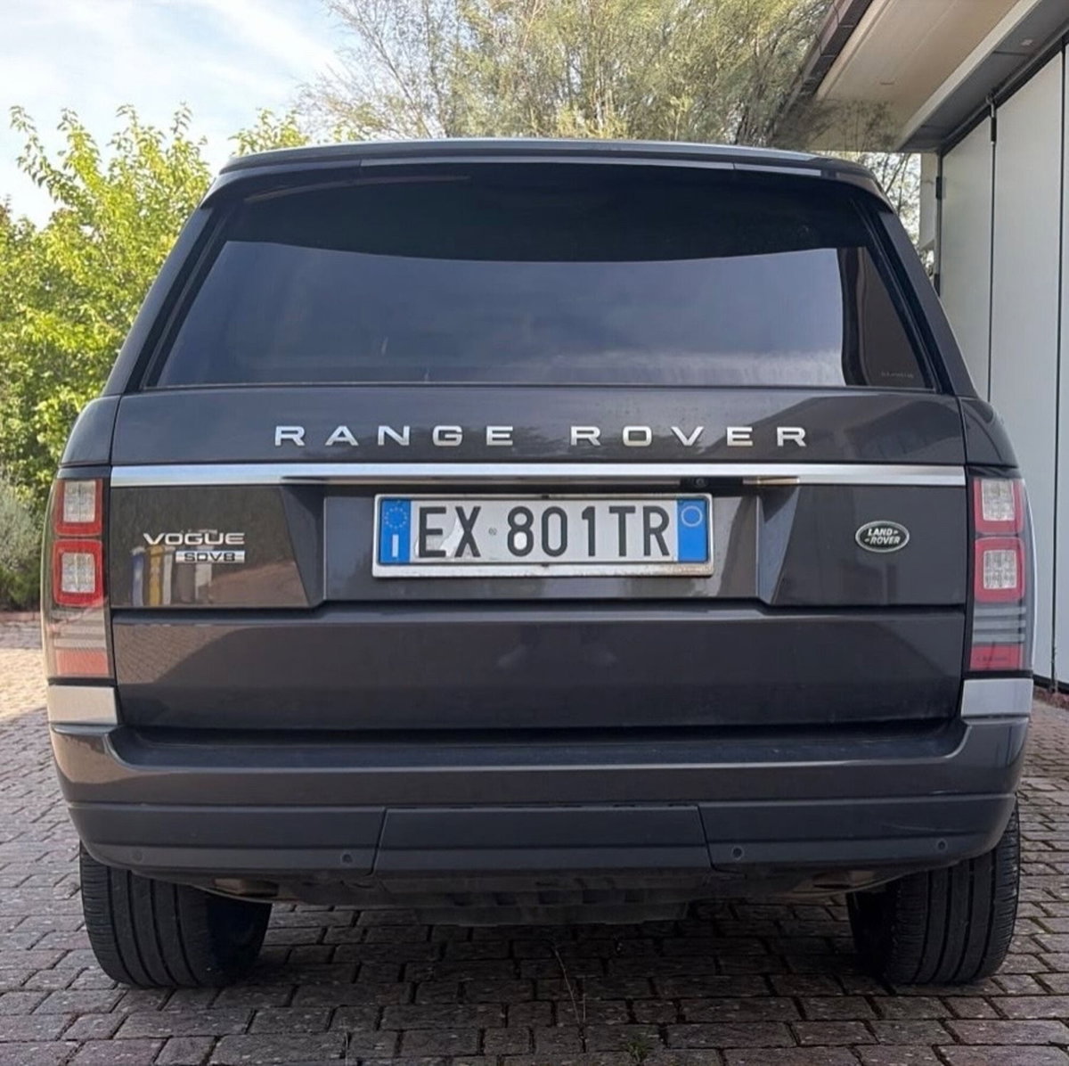 Land Rover Range Rover 4.4 SDV8 Vogue LWB (5)