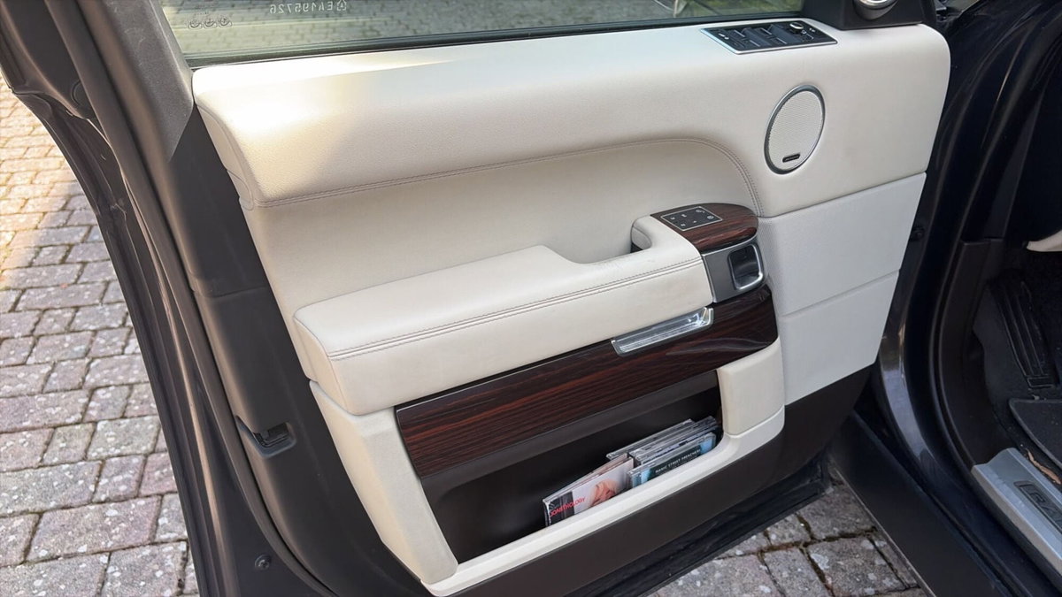 Land Rover Range Rover 4.4 SDV8 Vogue LWB (8)
