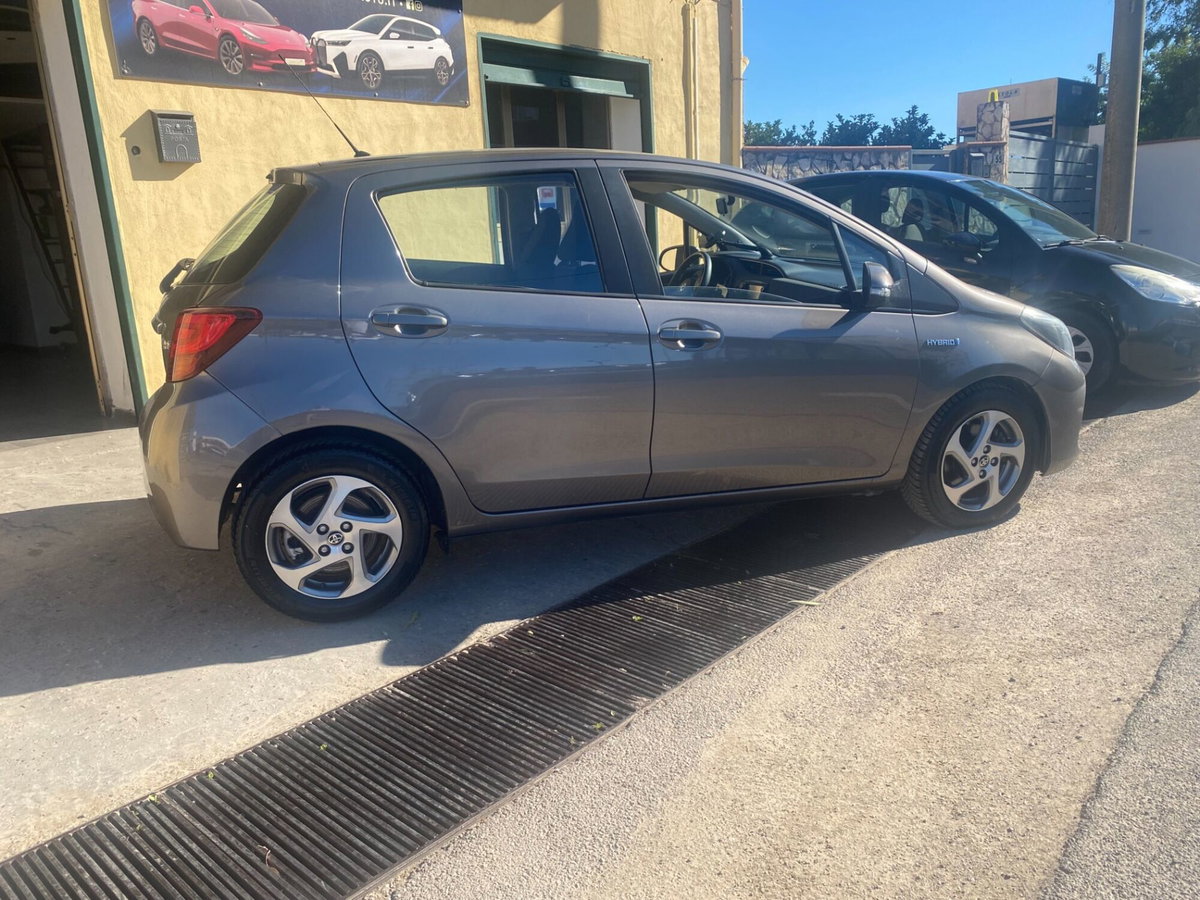 Toyota Yaris 1.5 Hybrid 5 porte Active (10)