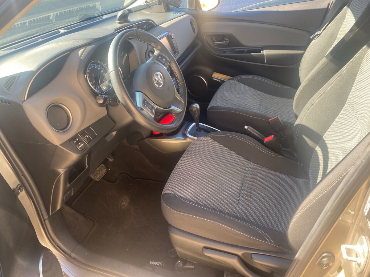 Toyota Yaris 1.5 Hybrid 5 porte Active (11)