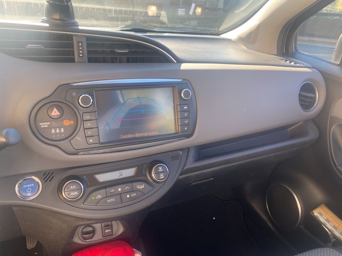 Toyota Yaris 1.5 Hybrid 5 porte Active (18)
