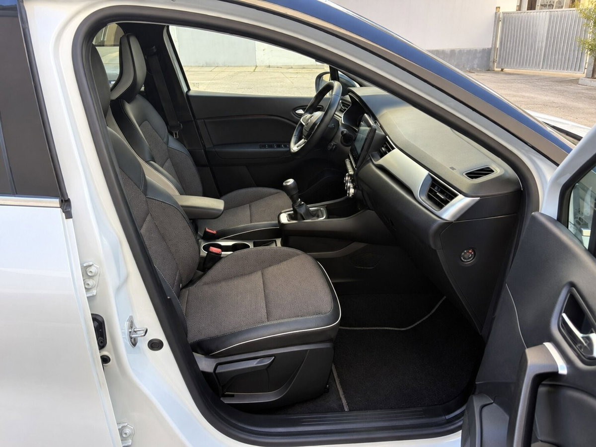Renault Captur Mild Hybrid 140 CV Intens (7)