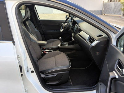 Renault Captur Mild Hybrid 140 CV Intens (7)