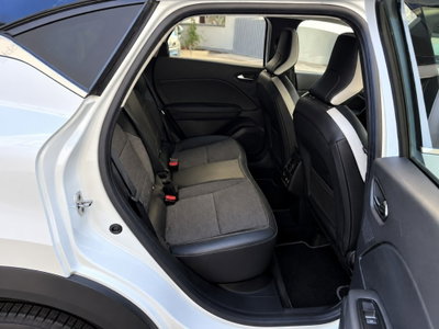 Renault Captur Mild Hybrid 140 CV Intens (8)