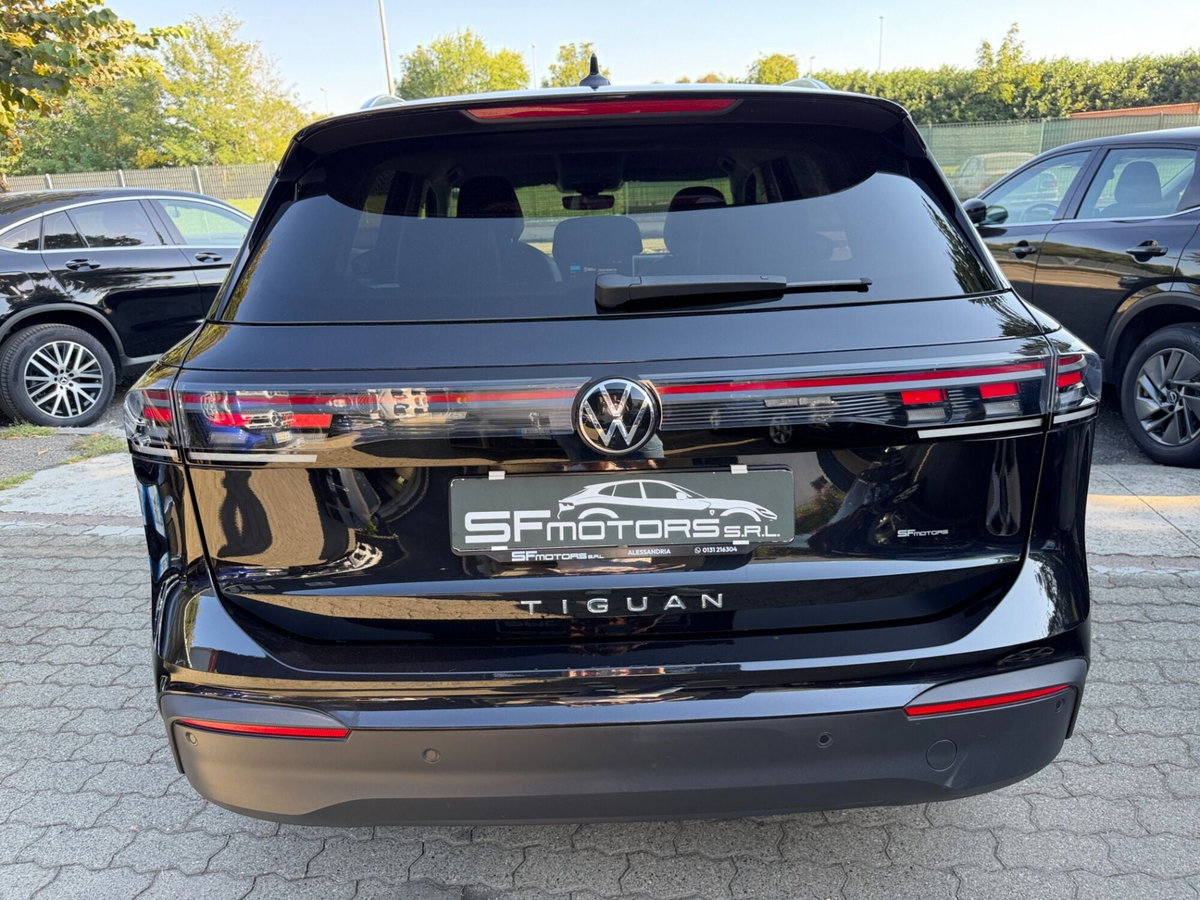 Volkswagen Tiguan 2.0 tdi Edition 150cv dsg (5)