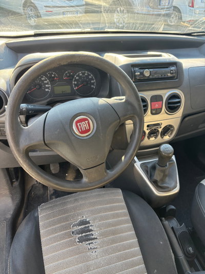 Fiat Qubo 1.3 MJT 75 CV Trekking (13)