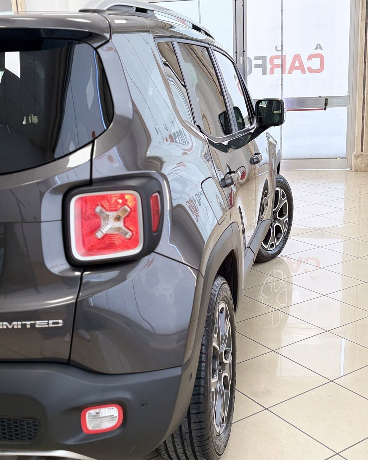 Jeep Renegade 1.6 Mjt 120 CV Longitude (3)